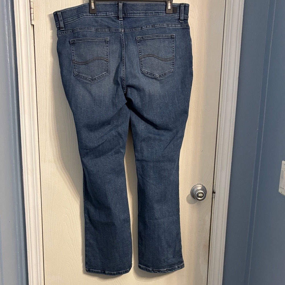 Lee Women's Straight Leg Jeans in Deep Blue - Picture 5 of 8